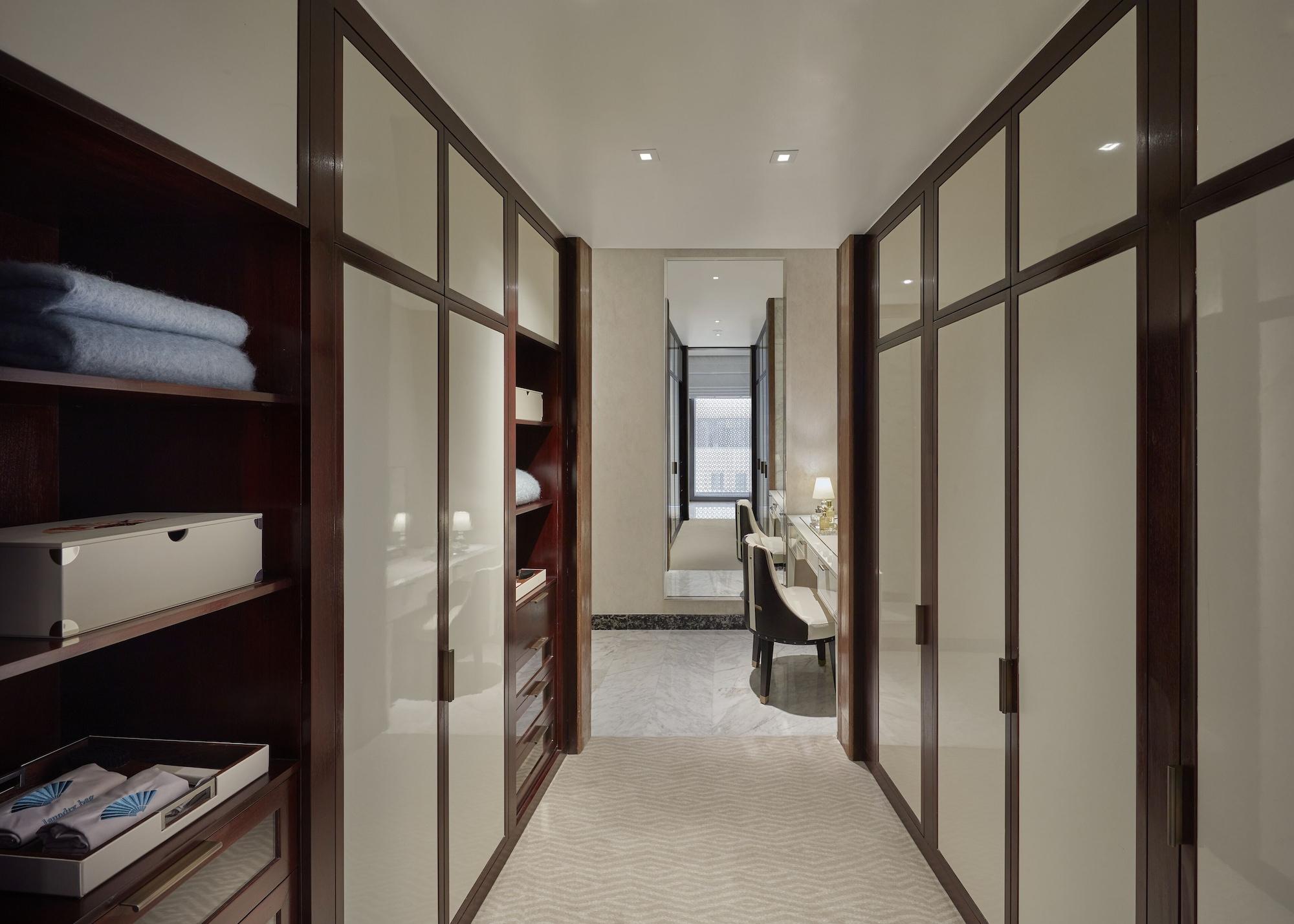 Hotel Mandarin Oriental, Ad Dawhah Esterno foto A walk-in closet