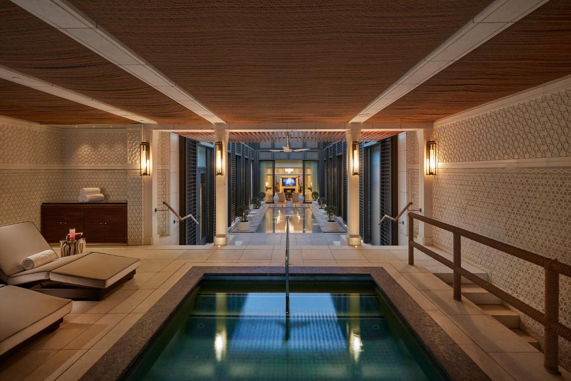 Hotel Mandarin Oriental, Ad Dawhah Esterno foto Spa at The Ritz-Carlton, DIFC