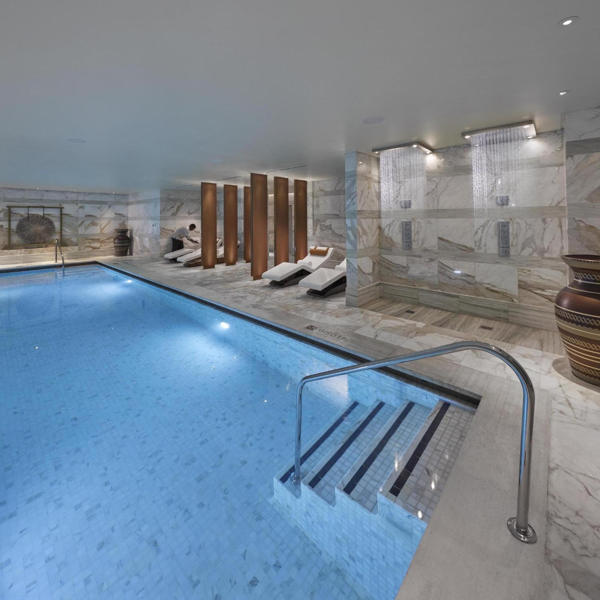 Hotel Mandarin Oriental, Ad Dawhah Esterno foto The pool at the spa
