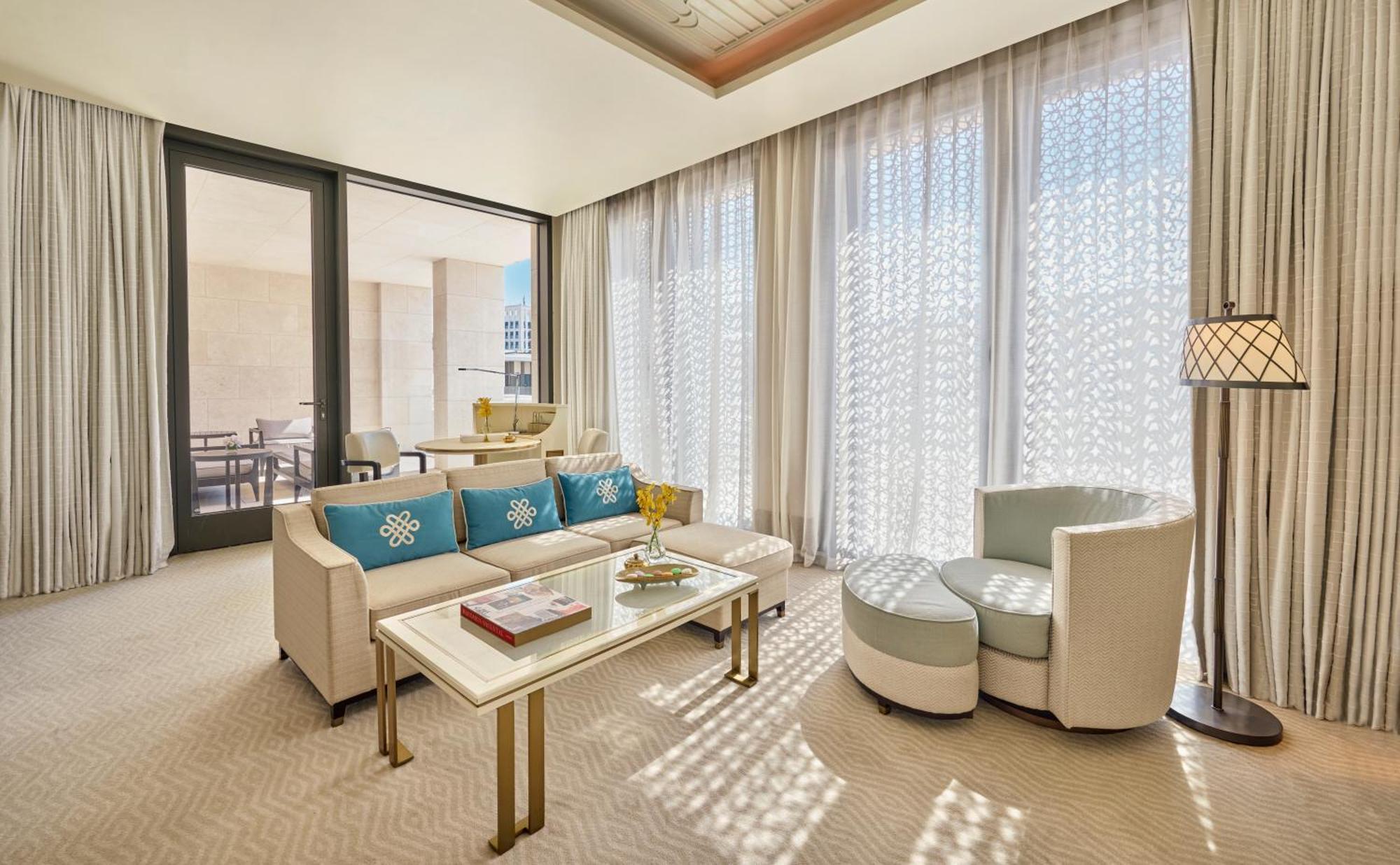 Hotel Mandarin Oriental, Ad Dawhah Esterno foto A living room at the hotel